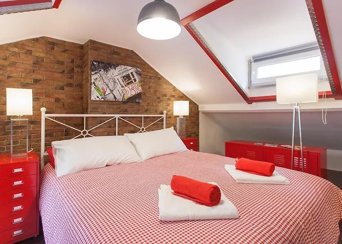 Large Studio Terrace, Principe Real, Wifi, Calm